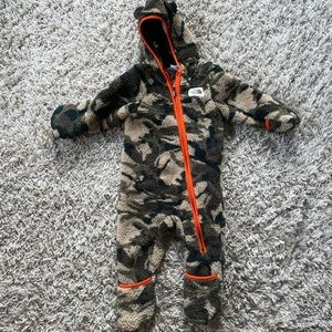 North Face One-Piece Snowsuit Bunting 12-18m Camo Like New